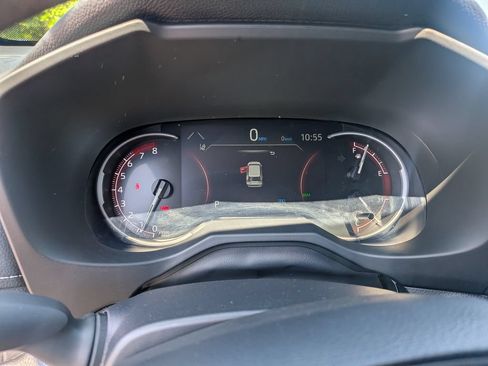 Used 2025 Toyota RAV4 XLE AWD/4WD image 7