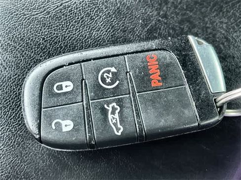 Used 2018 Chrysler 300 S image 21