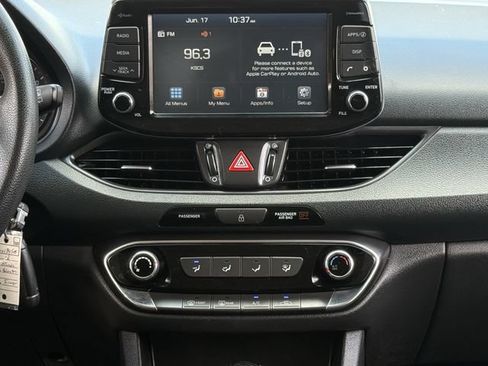 Used 2018 Hyundai Elantra GT FWD image 16