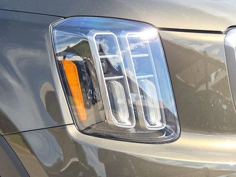 Used 2023 Kia Telluride EX X-Line image 4