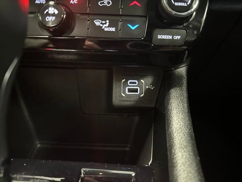 Used 2022 Jeep Compass Trailhawk w/ Trailhawk Convenience Group AWD/4WD image 40