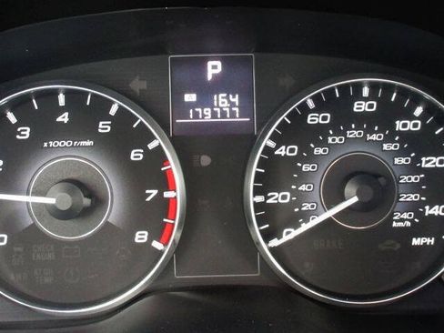 Used 2011 Subaru Outback 2.5i Limited AWD/4WD image 20
