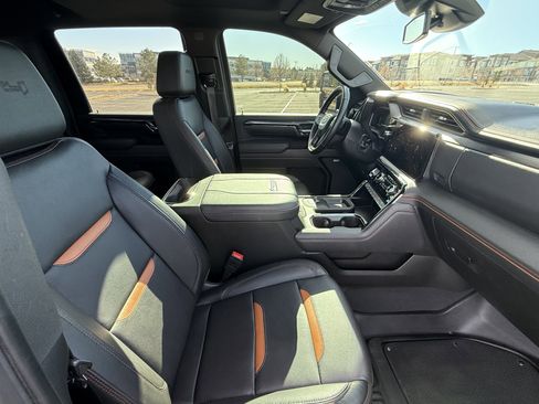 Used 2025 GMC Sierra 2500 AT4 image 11