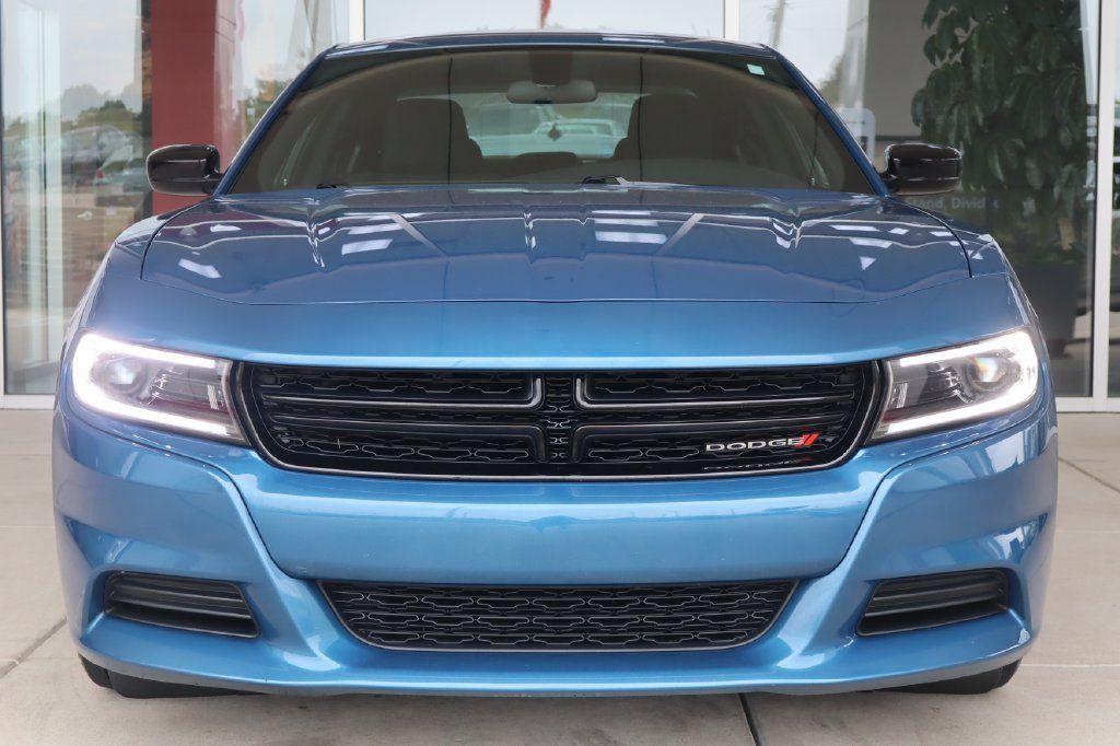 Used 2023 Dodge Charger SXT RWD image 2