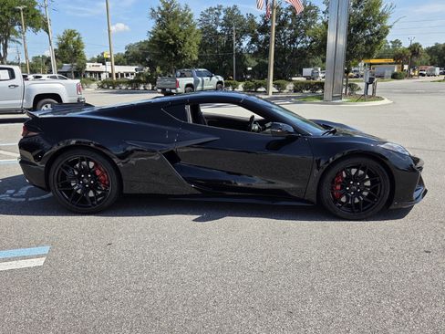 Used 2025 Chevrolet Corvette Z06 RWD image 6