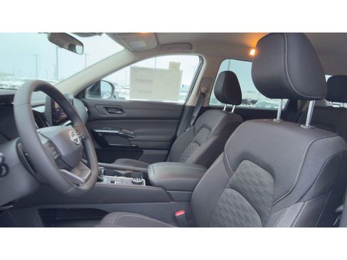 New 2026 Nissan Pathfinder SV image 26