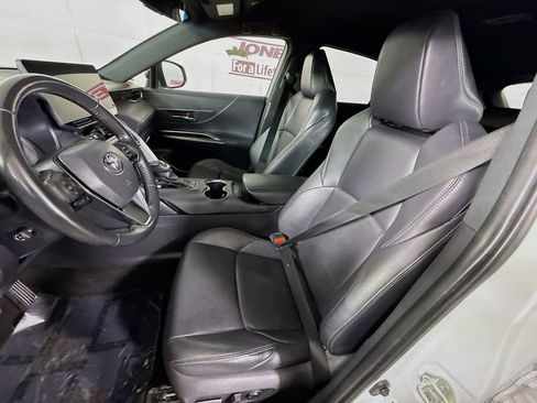 Certified 2023 Toyota Venza Nightshade image 25