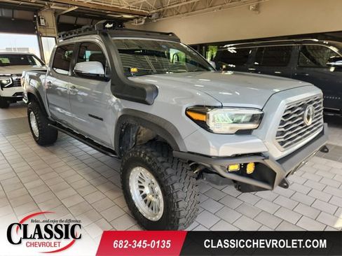 Used 2021 Toyota Tacoma TRD Off-Road AWD/4WD image 1