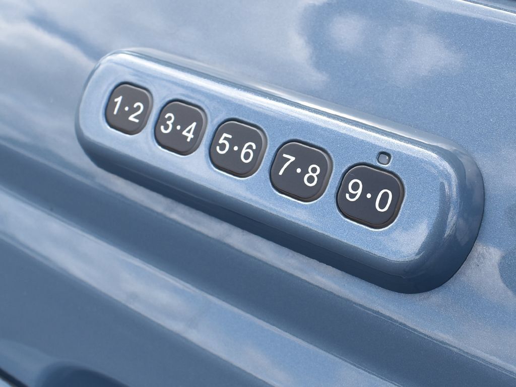 Used 2023 Ford Bronco Outer Banks AWD/4WD image 17