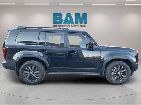 Used 2025 Toyota Land Cruiser image 8