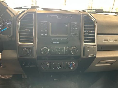 Used 2018 Ford F250 XLT AWD/4WD image 3