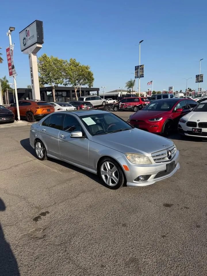 Used 2010 Mercedes-Benz C 300 Sedan image 3