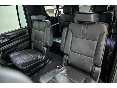 Used 2023 Chevrolet Suburban RST w/ Luxury Package AWD/4WD image 16