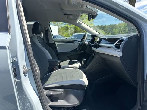 New 2026 Volkswagen Taos SE image 28