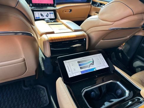 Used 2022 Jeep Grand Wagoneer Series III w/ Rear Seat Video Group 1 AWD/4WD image 31