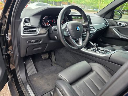Used 2022 BMW X5 xDrive40i w/ Premium Package image 11