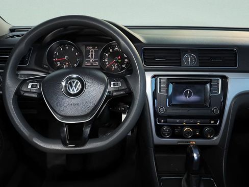 Used 2017 Volkswagen Passat 1.8T S image 15