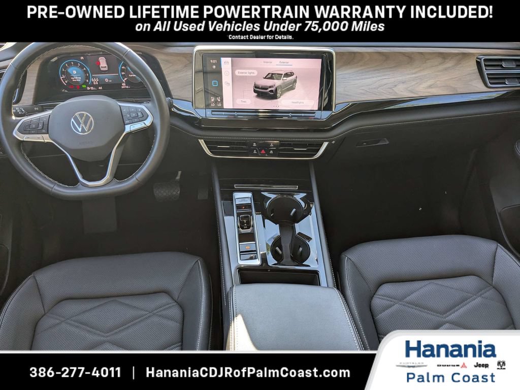 Used 2025 Volkswagen Atlas SE AWD/4WD image 15