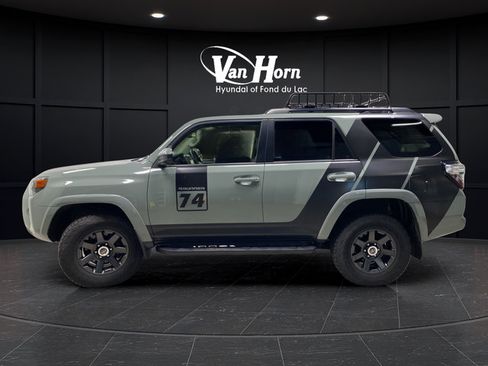 Used 2022 Toyota 4Runner Trail Special Edition AWD/4WD image 4