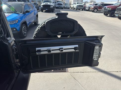 Used 2020 Jeep Wrangler Rubicon w/ Steel Bumper Group image 11