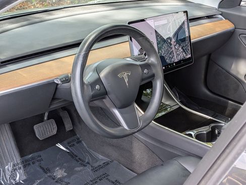 Used 2018 Tesla Model 3 Long Range RWD image 4