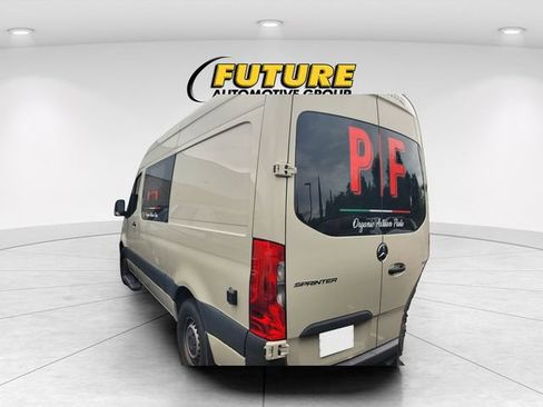 Used 2021 Mercedes-Benz Sprinter 2500 image 4