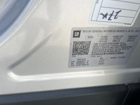 Used 2021 Chevrolet Equinox LT AWD/4WD image 32