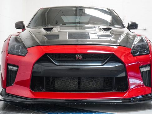 Used 2017 Nissan GT-R Premium AWD/4WD image 12