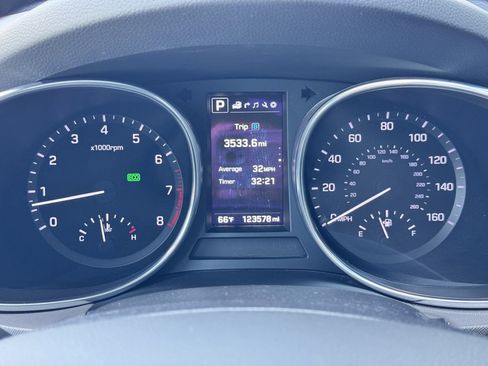Used 2017 Hyundai Santa Fe Limited w/ Cargo Package FWD image 54