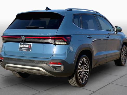 Used 2026 Volkswagen Taos SE FWD image 13