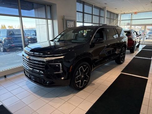 New 2026 Chevrolet Traverse High Country FWD image 3