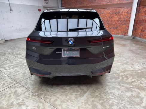 New 2026 BMW iX xDrive60 w/ Premium Package image 4