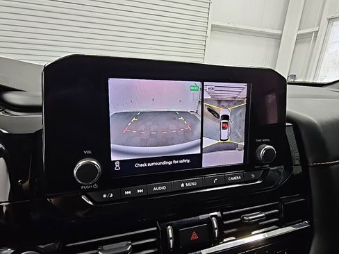 Used 2024 Nissan Pathfinder Rock Creek image 16