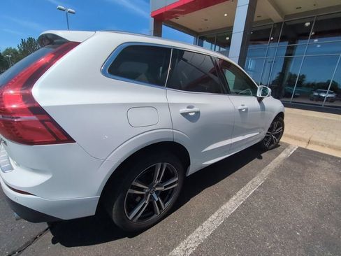Used 2021 Volvo XC60 T5 Momentum AWD/4WD image 7