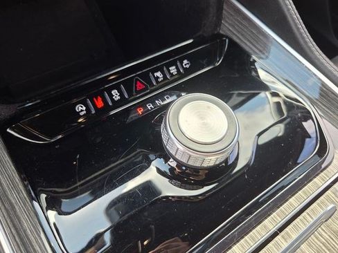 Used 2022 Jeep Wagoneer Series II RWD image 29