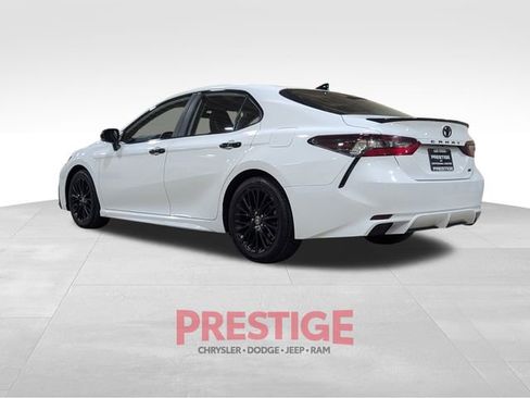 Used 2022 Toyota Camry SE image 9