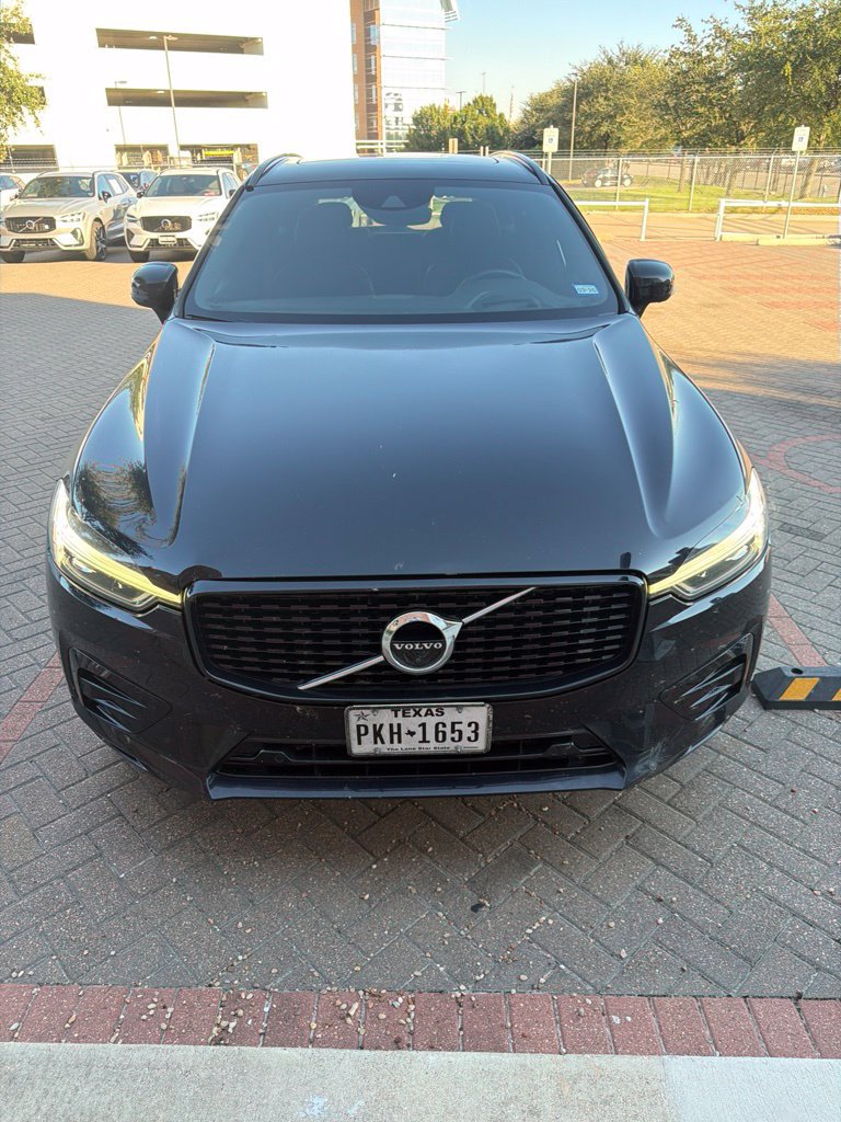 Used 2021 Volvo XC60 T5 R-Design w/ Protection Package Premier AWD/4WD image 3