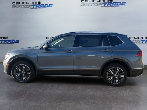 Used 2018 Volkswagen Tiguan SEL FWD image 8