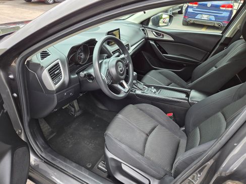 Used 2017 MAZDA MAZDA3 Sport w/ Preferred Equipment Package FWD image 3