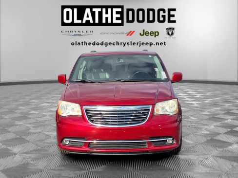 Used 2014 Chrysler Town & Country Touring FWD image 34