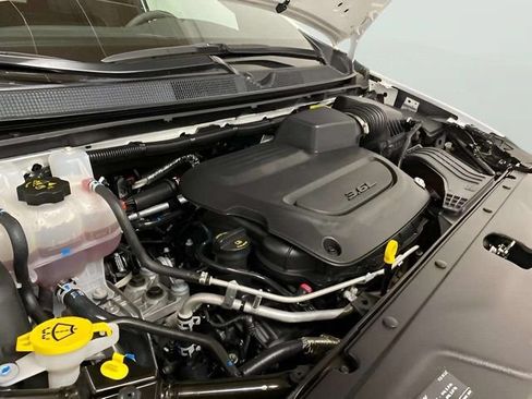 Used 2026 Chrysler Pacifica Limited w/ S Appearance Package FWD image 99