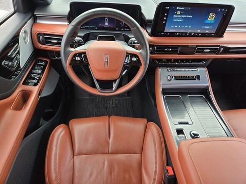 Used 2025 Lincoln Aviator Reserve w/ Equipment Group 201A AWD/4WD image 17
