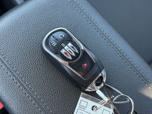 Used 2025 Buick Encore GX Preferred AWD/4WD image 21
