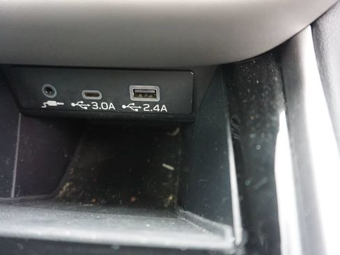 Used 2024 Subaru Outback Premium AWD/4WD image 13