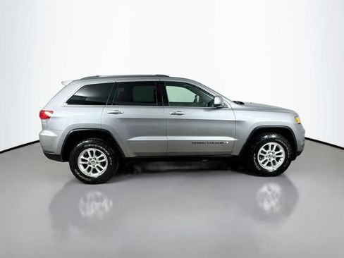Used 2019 Jeep Grand Cherokee Laredo AWD/4WD image 9
