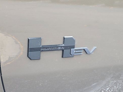 New 2026 GMC Hummer EV 4x4 Crew Cab w/ LPO, Dark Essentials Package image 13