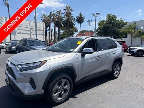 Used 2022 Toyota RAV4 XLE AWD/4WD image 10
