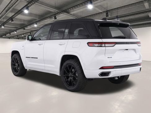 Used 2024 Jeep Grand Cherokee Limited 4xe AWD/4WD image 3