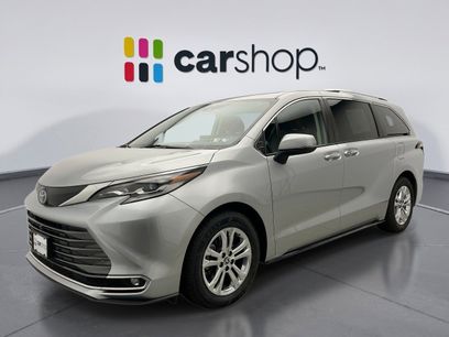 Used 2022 Toyota Sienna Platinum