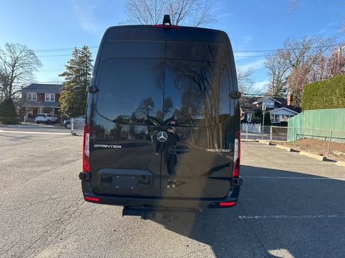 Used 2024 Mercedes-Benz Sprinter 3500 image 5